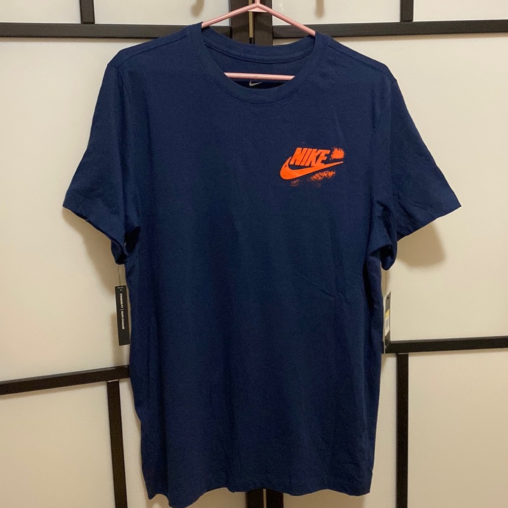 Nike Navy Short Sleeve Tee Front Logo & Nike Graphic Logo at the Back Size Small